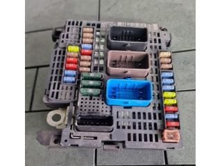 bontott PEUGEOT 508 Biztosítéktábla Utastér