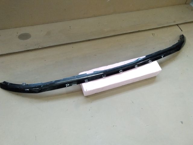 bontott PEUGEOT 508 Csomagtérajtó Díszléc