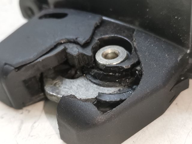 bontott PEUGEOT 508 Csomagtérajtó Zárszerkezet