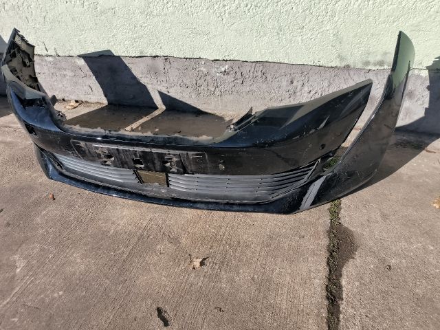 bontott PEUGEOT 508 Első Lökhárító (Részeivel)