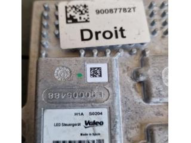 bontott PEUGEOT 508 Fényszóró Elektronika