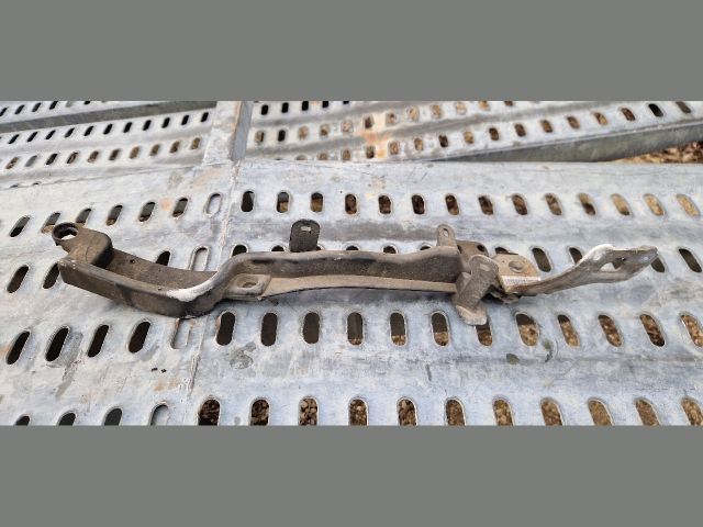 bontott PEUGEOT 508 Homlokfal Alsó Tartó