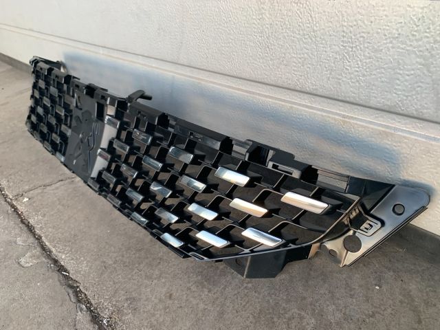 bontott PEUGEOT 508 Hűtőrács