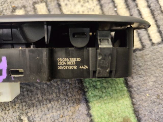 bontott PEUGEOT 508 Jobb első Ablakemelő Kapcsoló