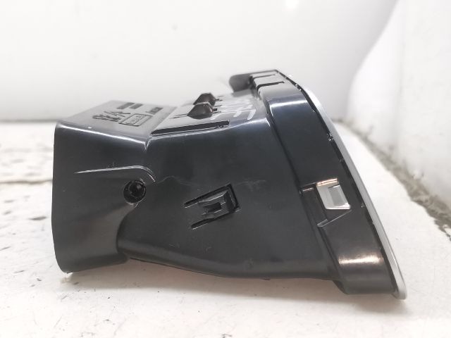 bontott PEUGEOT 508 Jobb Szellőző