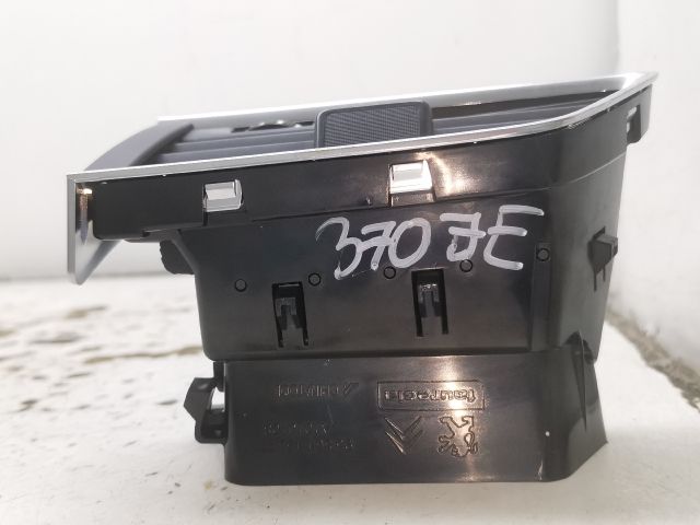 bontott PEUGEOT 508 Jobb Szellőző