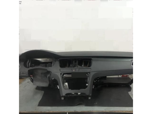 bontott PEUGEOT 508 Műszerfal Héj