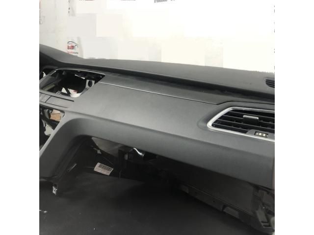 bontott PEUGEOT 508 Műszerfal Héj