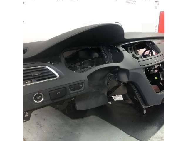 bontott PEUGEOT 508 Műszerfal Héj