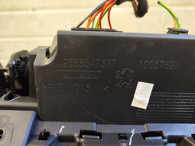 bontott PEUGEOT 508 Váltószoknya Rögzítő Keret