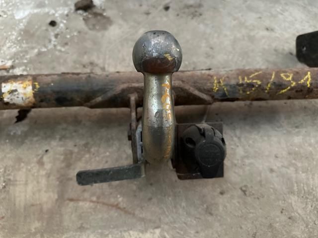 bontott PEUGEOT 605 Vonóhorog