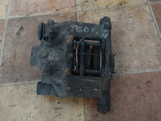 bontott PEUGEOT 607 Bal hátsó Féknyereg Munkahengerrel