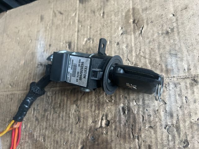 bontott PEUGEOT 607 Gyújtáskapcsoló