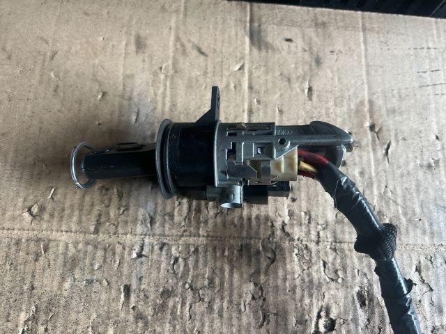 bontott PEUGEOT 607 Gyújtáskapcsoló