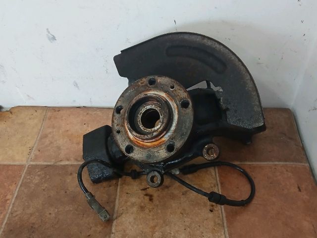 bontott PEUGEOT 607 Jobb első Csonkállvány Kerékaggyal