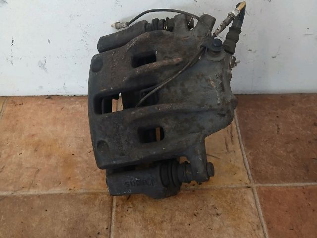 bontott PEUGEOT 607 Jobb első Féknyereg Munkahengerrel