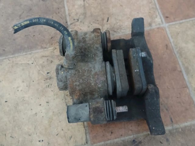 bontott PEUGEOT 607 Jobb első Féknyereg Munkahengerrel