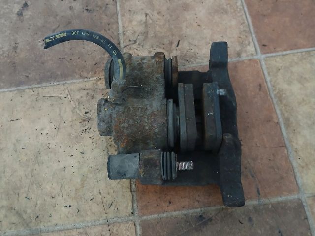 bontott PEUGEOT 607 Jobb első Féknyereg Munkahengerrel