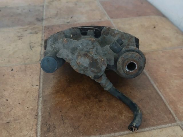 bontott PEUGEOT 607 Jobb első Féknyereg Munkahengerrel