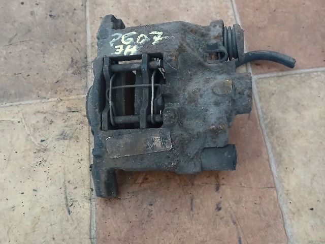 bontott PEUGEOT 607 Jobb első Féknyereg Munkahengerrel