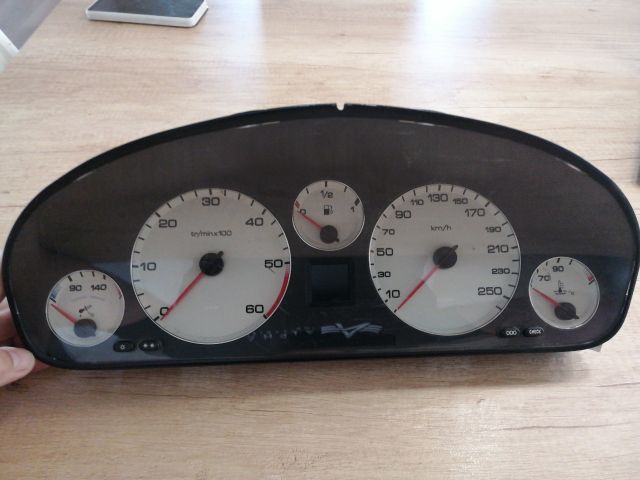 bontott PEUGEOT 607 Kilométeróra