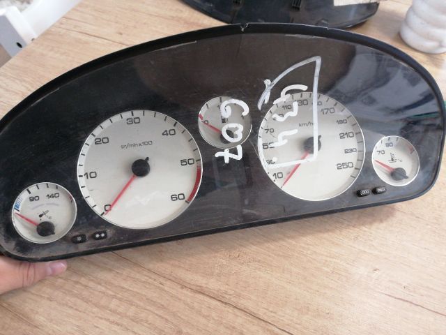 bontott PEUGEOT 607 Kilométeróra