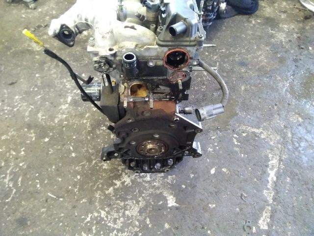 bontott PEUGEOT 607 Motor (Fűzött blokk hengerfejjel)