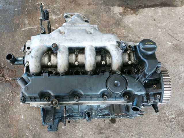 bontott PEUGEOT 607 Motor (Fűzött blokk hengerfejjel)