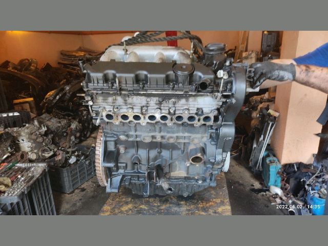 bontott PEUGEOT 607 Motor (Fűzött blokk hengerfejjel)