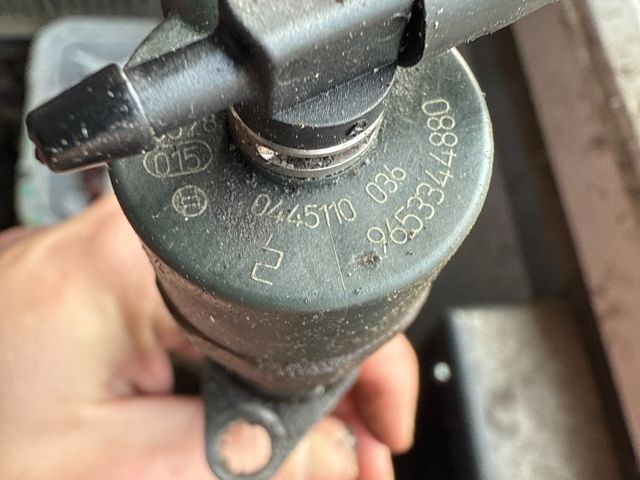 bontott PEUGEOT 607 Porlasztó (1 db)