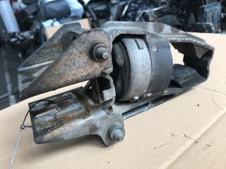 bontott PEUGEOT 607 Motor Tartó Bak (Fém)