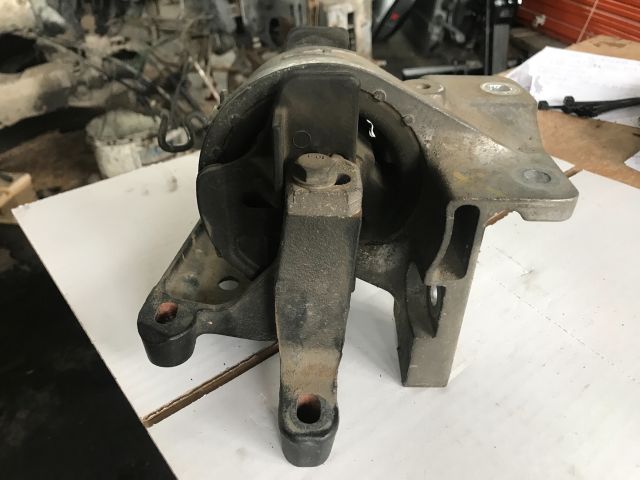 bontott PEUGEOT 607 Váltó Tartó Bak (Pozíciófüggetlen)