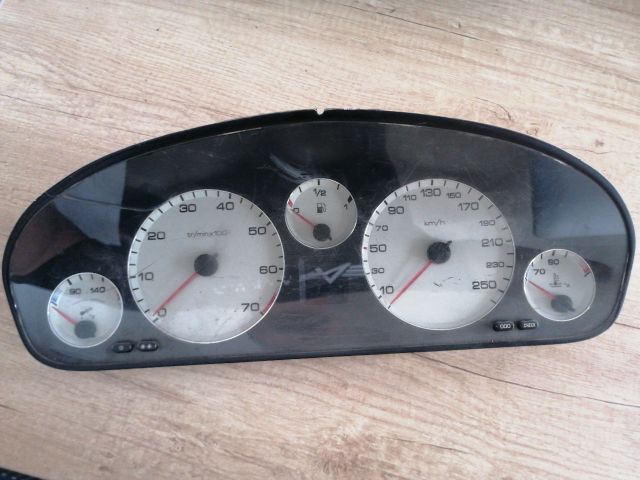 bontott PEUGEOT 607 Kilométeróra