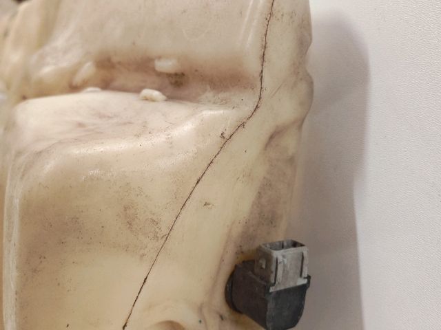 bontott PEUGEOT 607 Ablakmosó Tartály