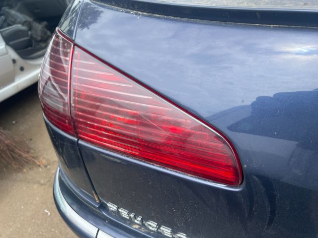 bontott PEUGEOT 607 Bal Belső Hátsó Lámpa