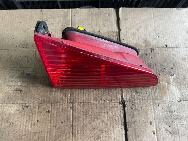 bontott PEUGEOT 607 Bal Belső Hátsó Lámpa
