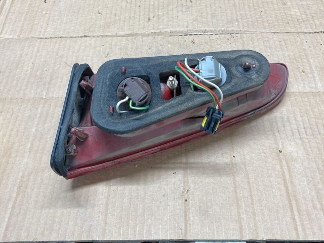 bontott PEUGEOT 607 Bal Belső Hátsó Lámpa