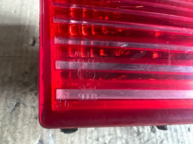 bontott PEUGEOT 607 Bal Belső Hátsó Lámpa