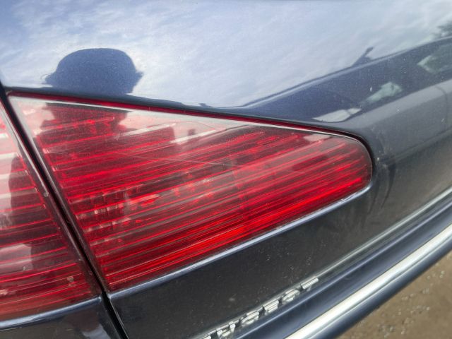 bontott PEUGEOT 607 Bal Belső Hátsó Lámpa