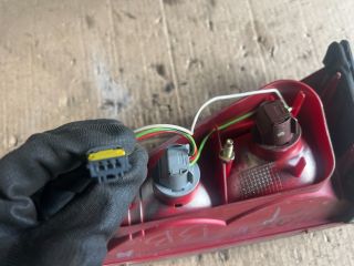 bontott PEUGEOT 607 Bal Belső Hátsó Lámpa