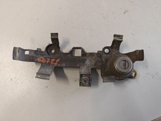 bontott PEUGEOT 607 Bal első Zárbetét