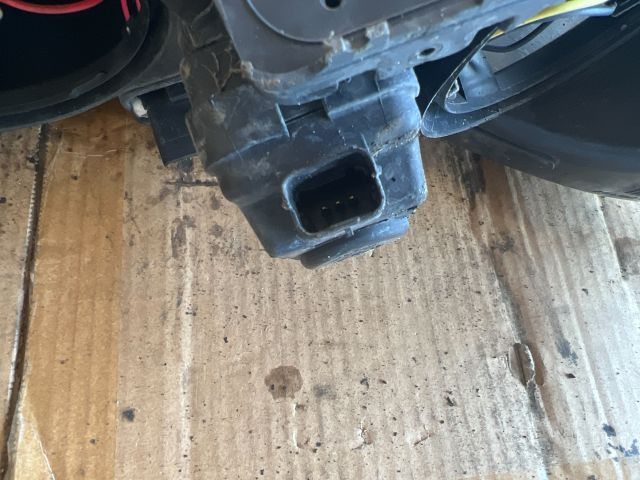 bontott PEUGEOT 607 Bal Fényszóró