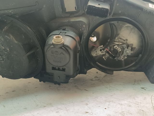 bontott PEUGEOT 607 Bal Fényszóró