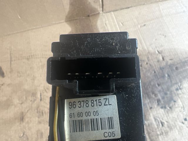 bontott PEUGEOT 607 Bal Kormánykapcsoló Irányjelző