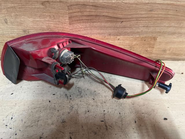 bontott PEUGEOT 607 Bal Külső Hátsó Lámpa