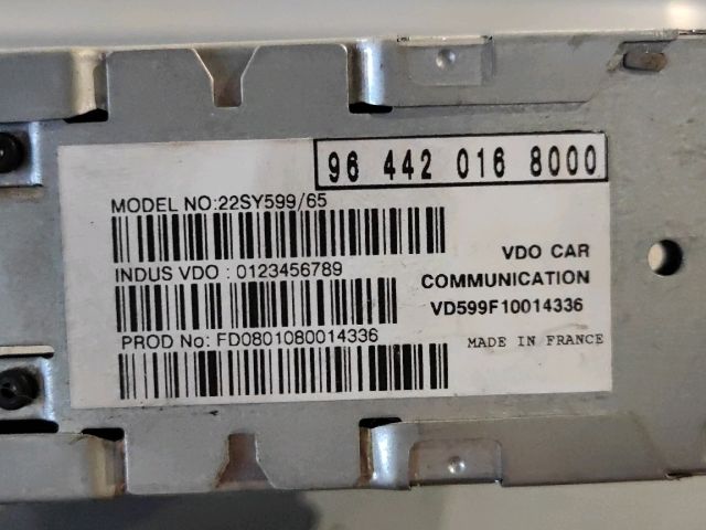 bontott PEUGEOT 607 CD / DVD Tár