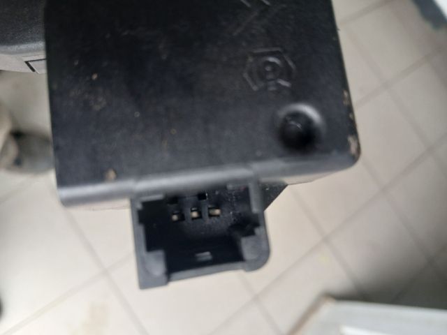 bontott PEUGEOT 607 Csomagtérajtó Zárszerkezet