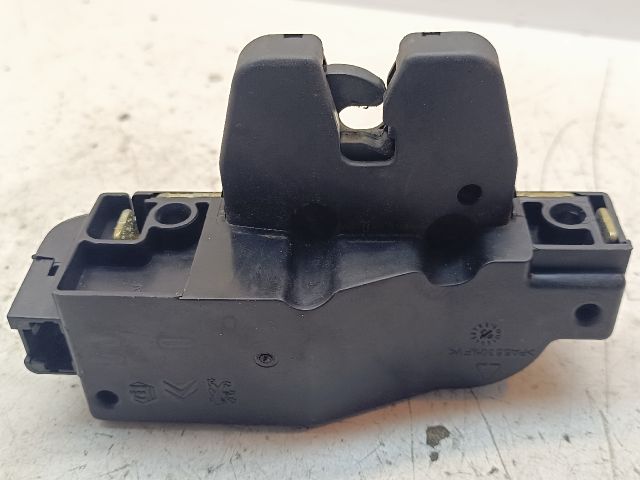 bontott PEUGEOT 607 Csomagtérajtó Zárszerkezet