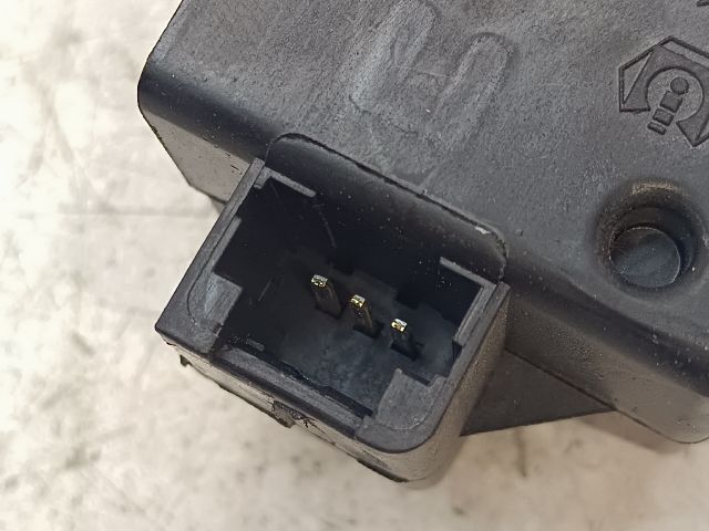 bontott PEUGEOT 607 Csomagtérajtó Zárszerkezet