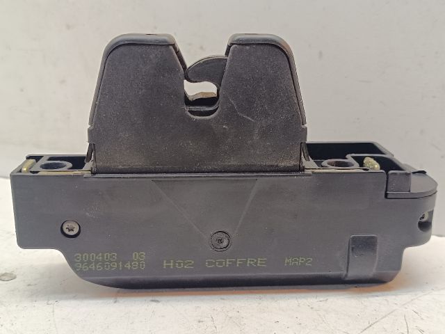 bontott PEUGEOT 607 Csomagtérajtó Zárszerkezet